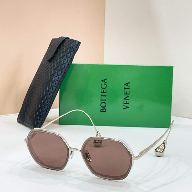 Picture of Bottega Veneta Sunglasses _SKUfw80235970fw